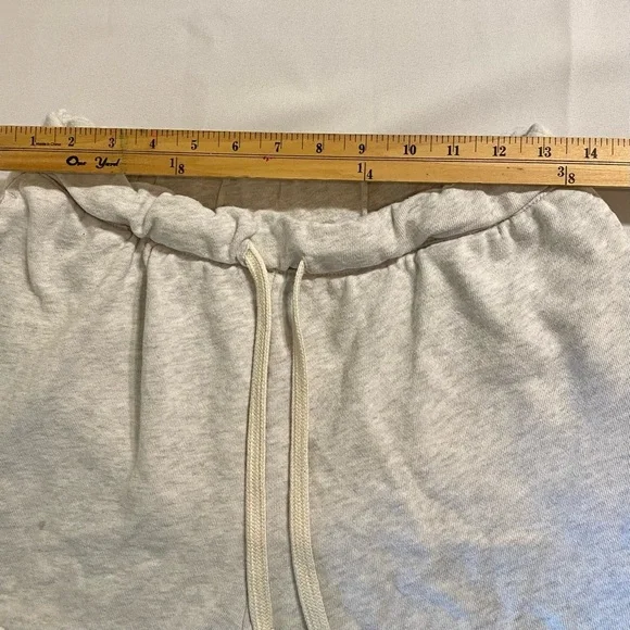 Old Navy Sz M Women’s Gray Fleece Athletic Shorts - Picture 2 of 5